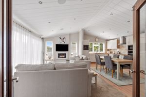 Photo 12- click for photo gallery